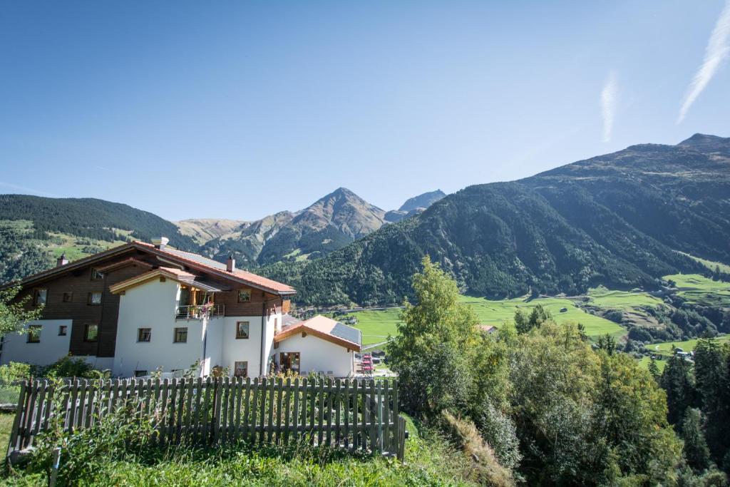Hotel Cuntera Curaglia Exterior photo